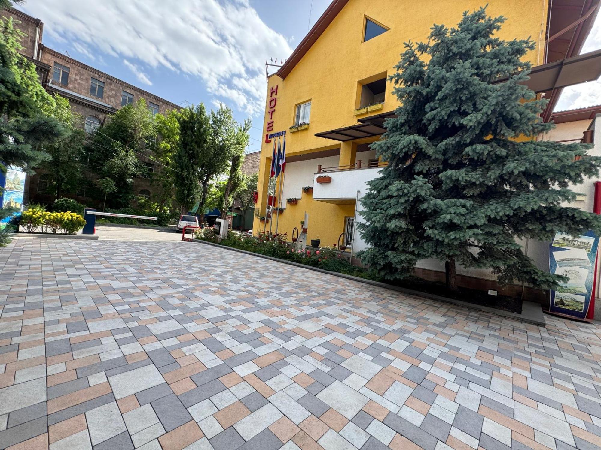 No Problem Hotel Yerevan Exterior photo